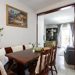 Leonardo Apartment