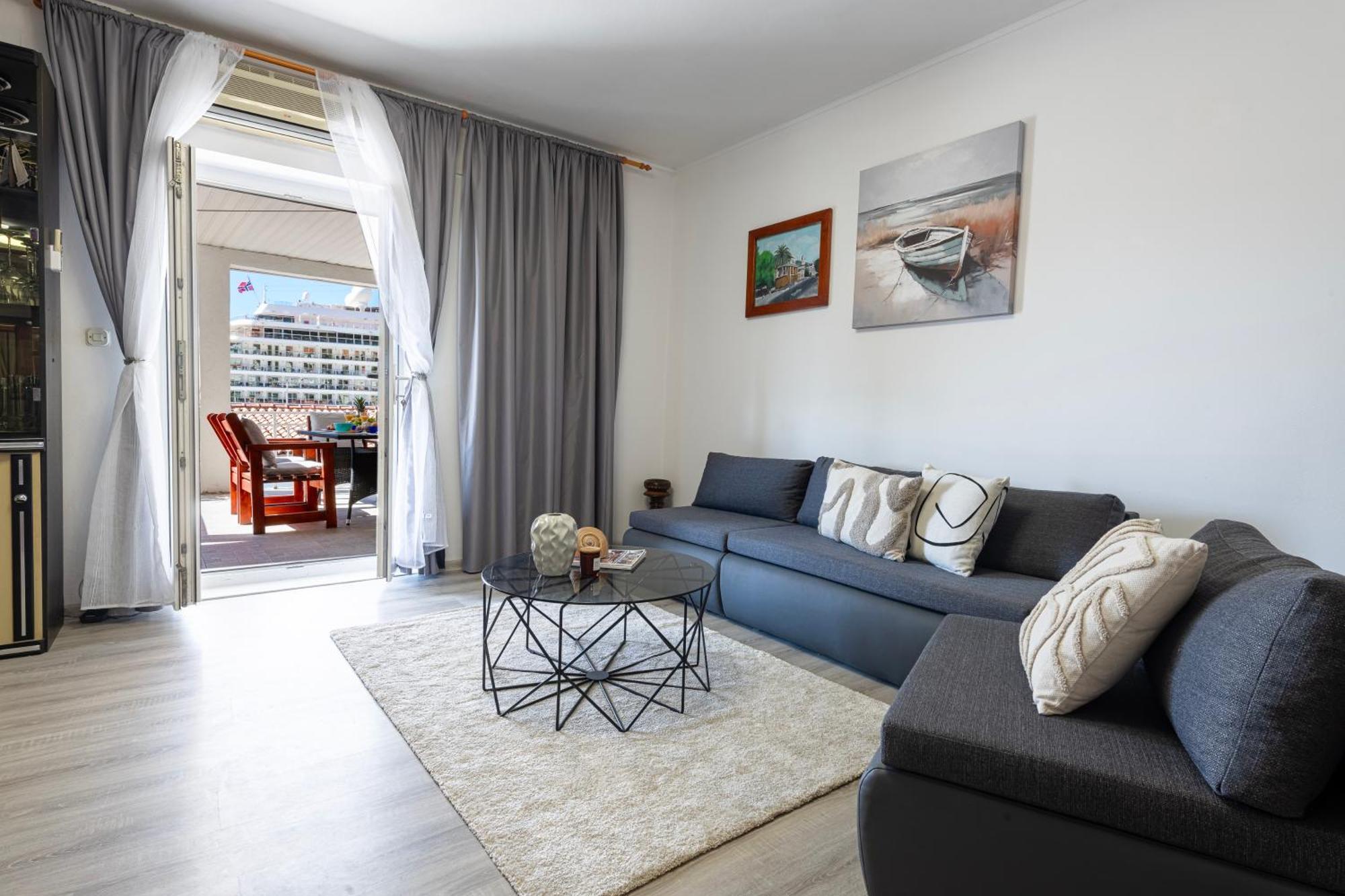 Leonardo Apartment *