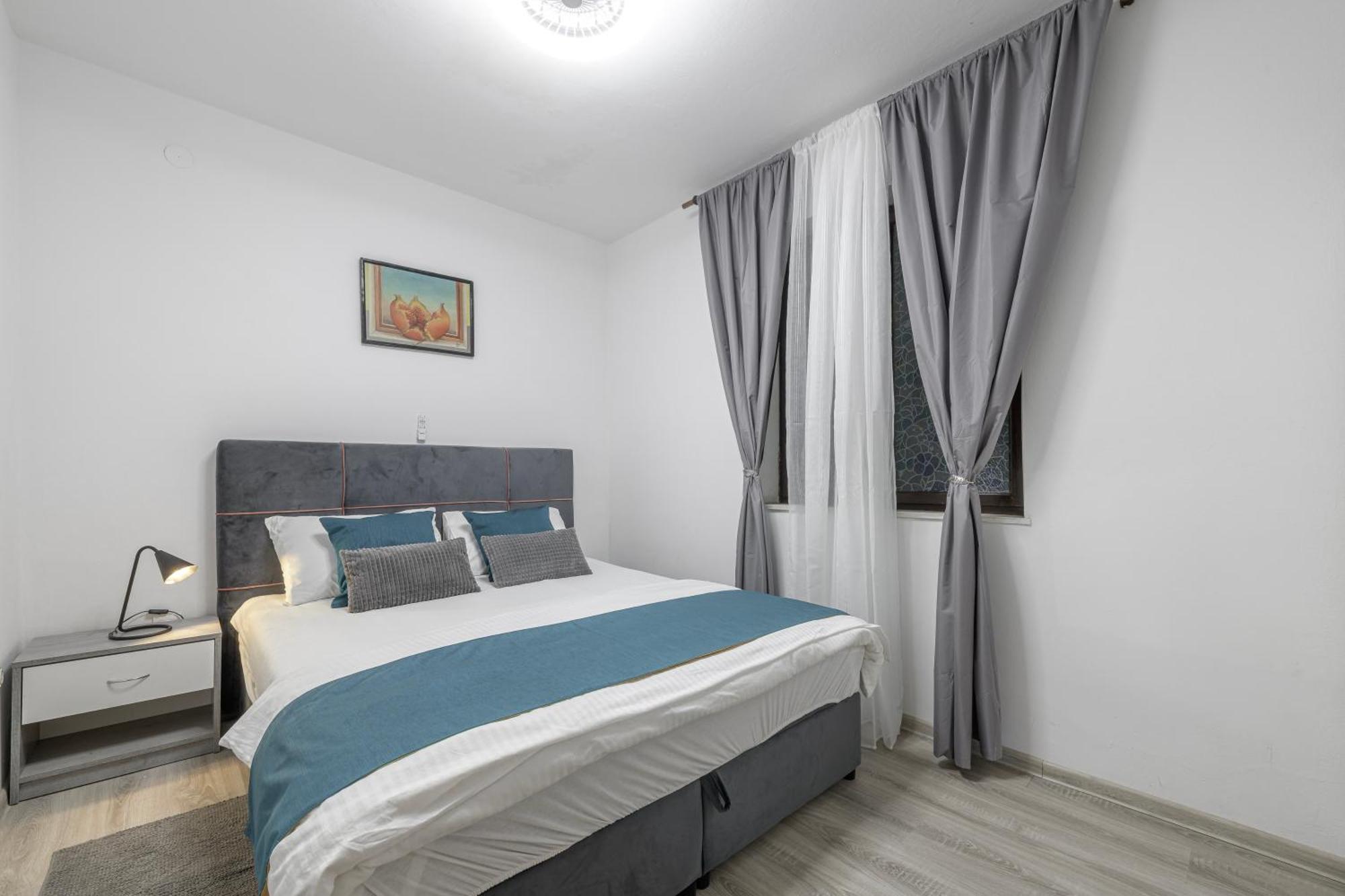 Leonardo Apartment *