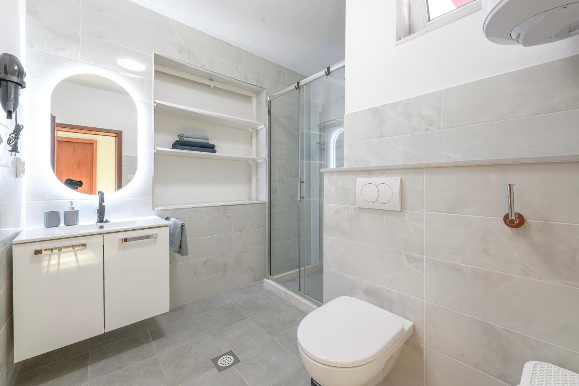 Leonardo Apartment